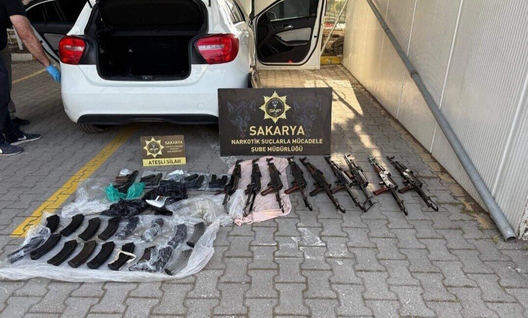 Diyarbakır’dan, İstanbul’a gitmekte olan ve durumundan şüphelenilerek Sakarya’da polis ekiplerince