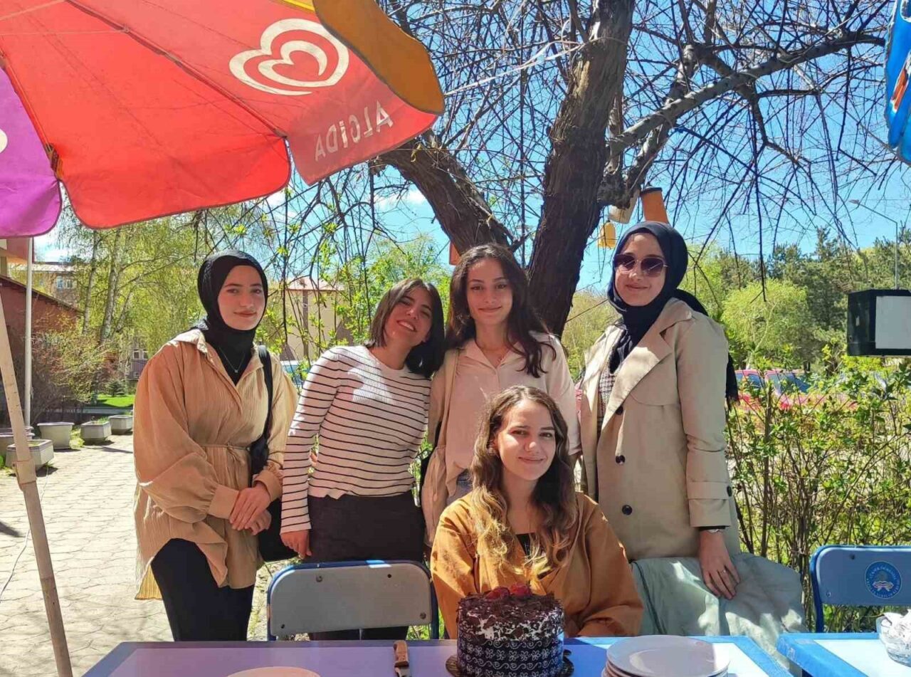 ’10 Mayıs Psikologlar Günü’ nedeniyle Erzurum GSİM Alvarlı Efe Kız