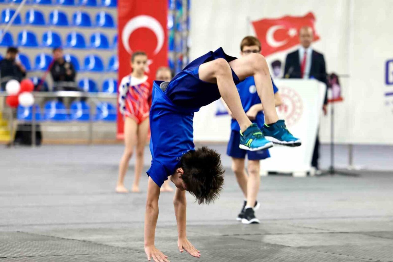 Rize’de 19 Mayıs Atatürk’ü Anma Gençlik ve Spor Bayramı çeşitli