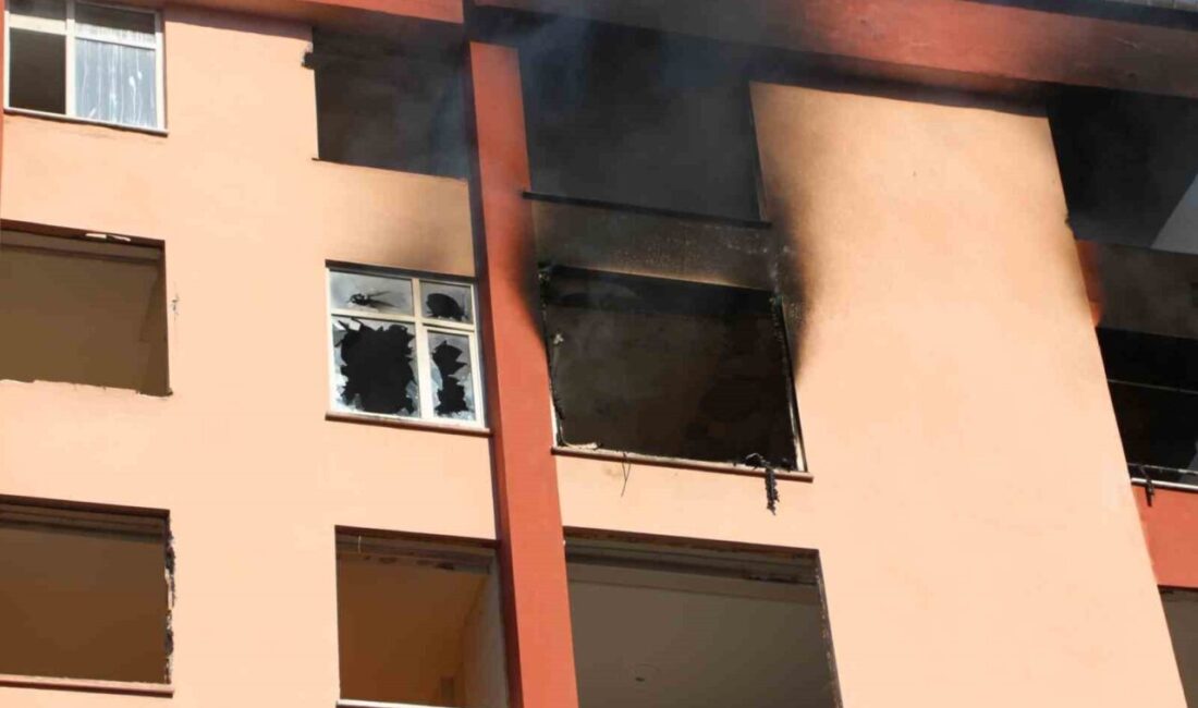 Rize’de daha önce yıkılma tehlikesi nedeniyle boşaltılan binanın 8. katında