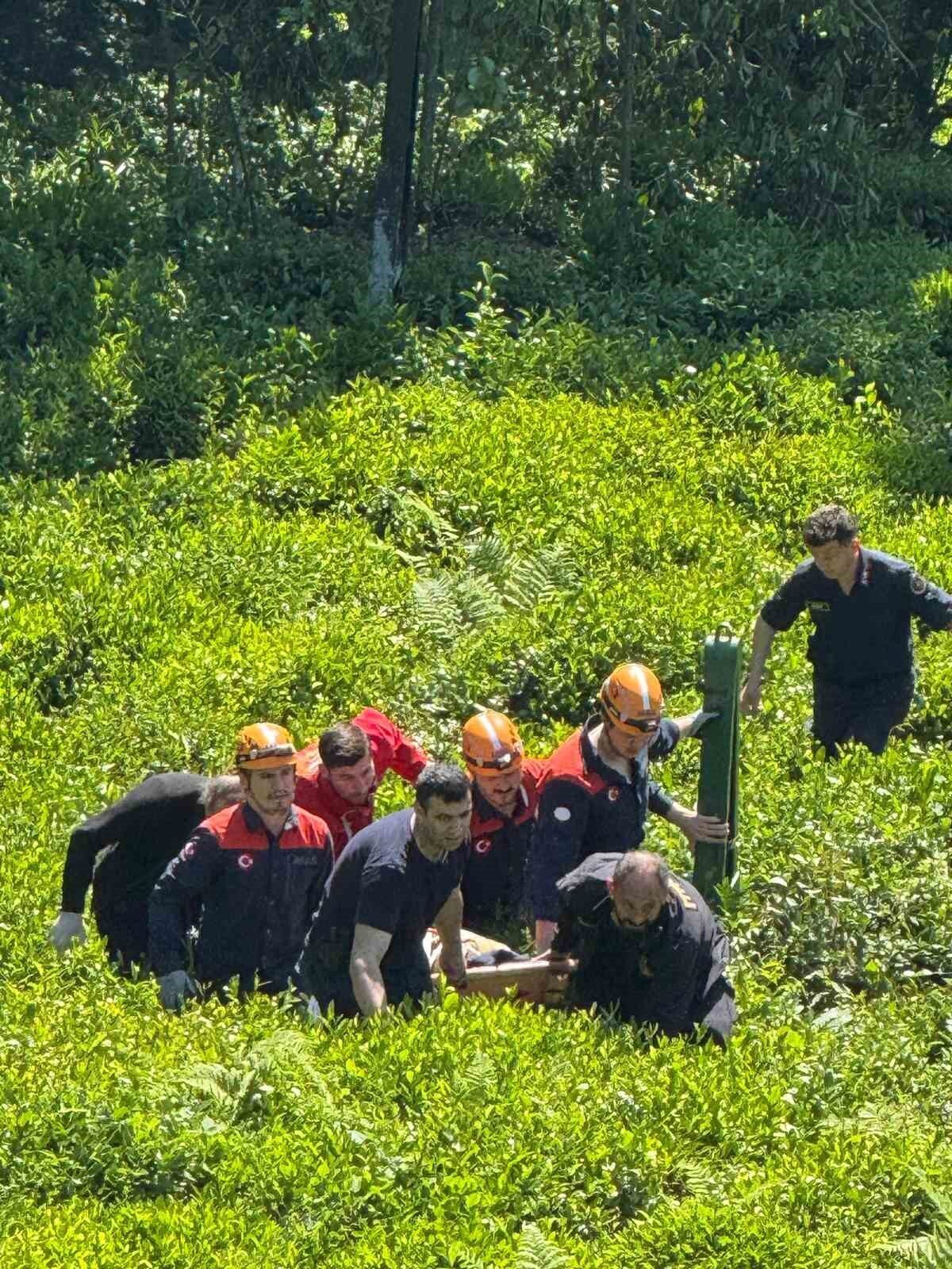 Rize’de çay bahçesinde çalıştığı sırada yamaçtan düşerek yuvarlanan ve bulunduğu