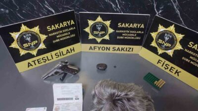 İstanbul’dan Sakarya’ya sahte kimlik, pasaport ve perukla gelen, yanındaki iki