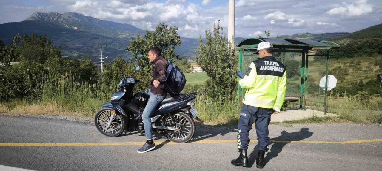 Sakarya’da trafik güvenliğini tehlikeye atan, kamu huzurunu bozan ve abartı