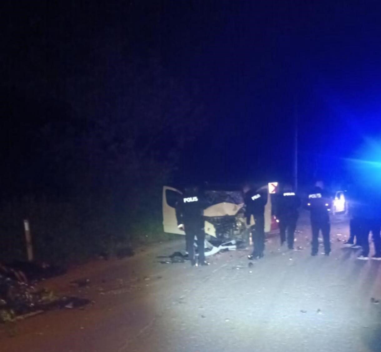 Sakarya’nın Serdivan ilçesinde gece saatlerinde hafif ticari aracın çarptığı motokurye
