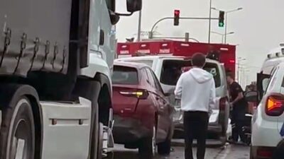 Sakarya’da SUV tarzı araç, önündeki minibüse çarptı. Kazada 1 kişi