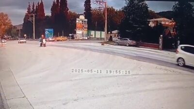 Sakarya’nın Sapanca ilçesinde ticari taksi ile otomobilin çarpışması neticesinde meydana