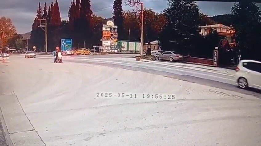 Sakarya’nın Sapanca ilçesinde ticari taksi ile otomobilin çarpışması neticesinde meydana