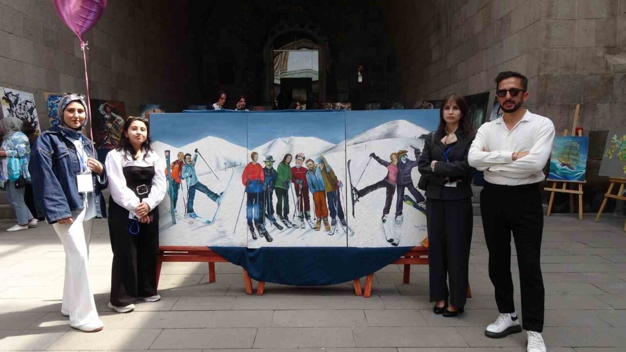 Erzurum Raci Alkır Güzel Sanatlar Lisesi resim bölümü öğrencileri, sanat