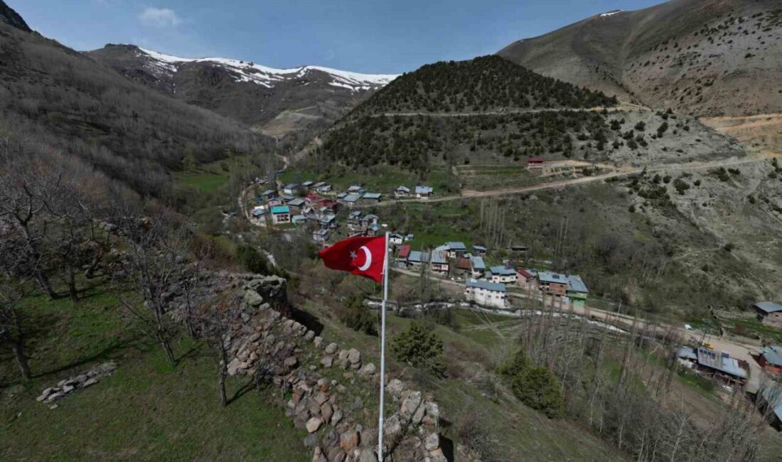 Erzurum’un Tortum ilçesine bağlı Uzunkavak Mahallesi’nde bulunan Sarı Gelin Şelalesi,