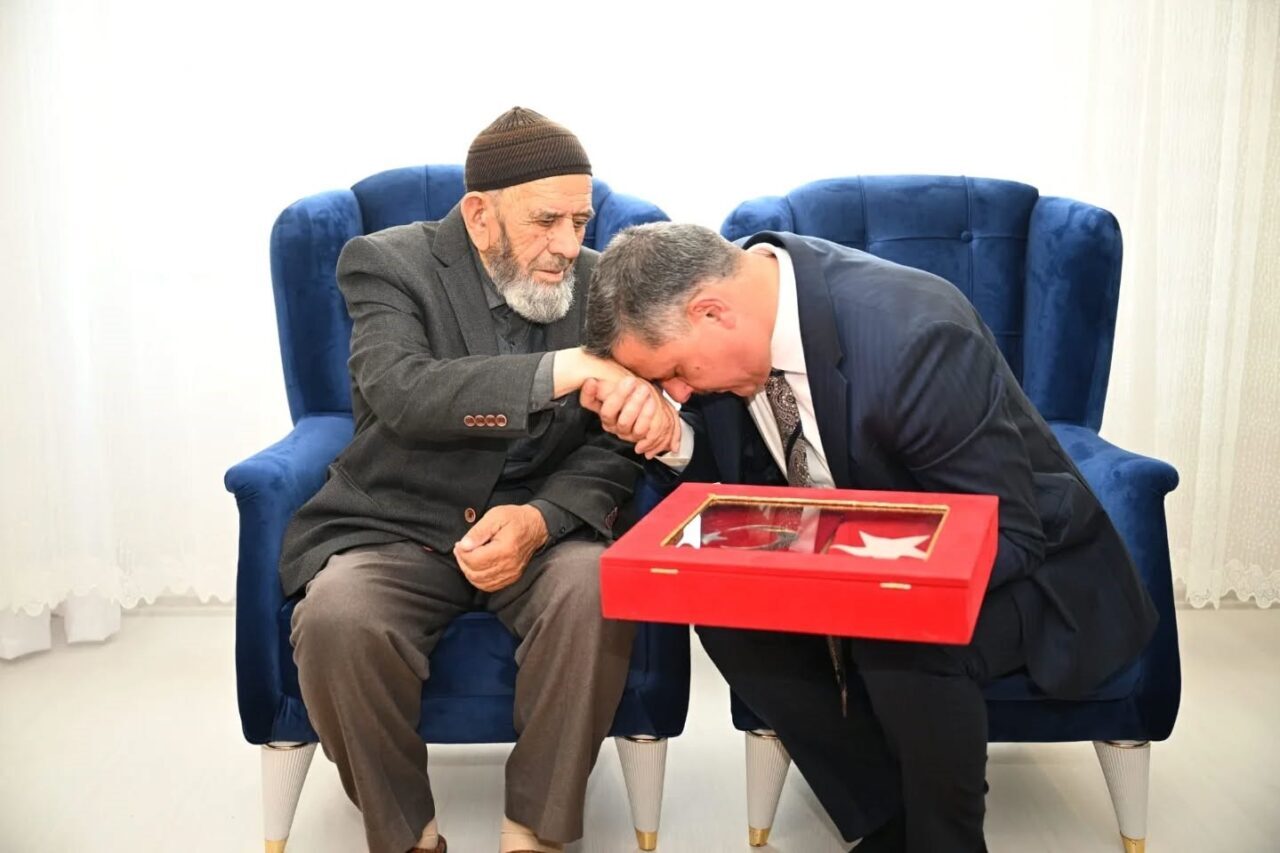 Erzurum Valisi Mustafa Çiftçi, 30 Mart 1998 tarihinde ebediyete irtihal