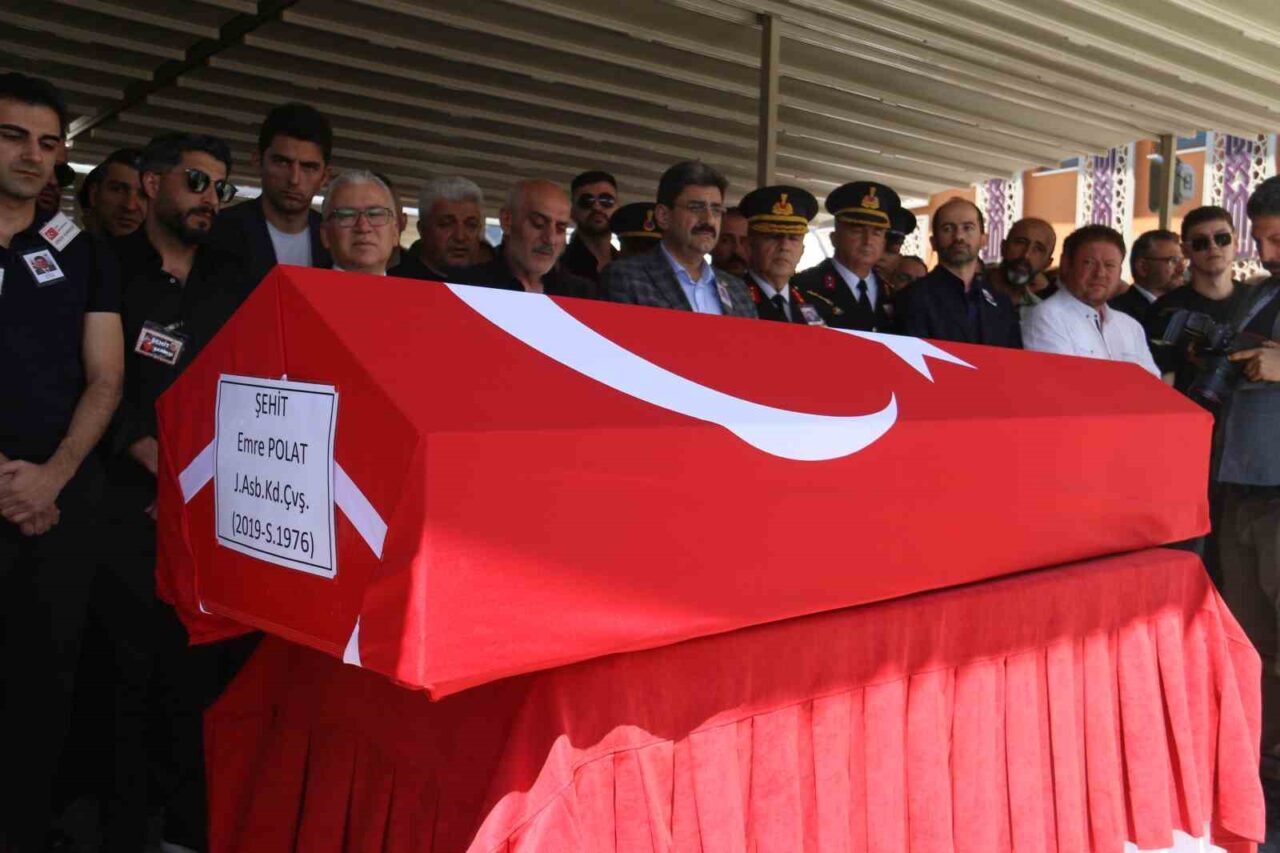 Ankara’da suçlu takibinde yaralanarak şehit olan, Jandarma Astsubay Emre Polat,