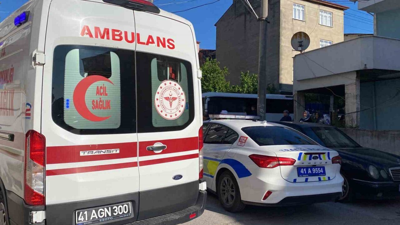 Kocaeli’nin Körfez ilçesinde sokakta oyun oynarken servis minibüsünün çarptığı 7