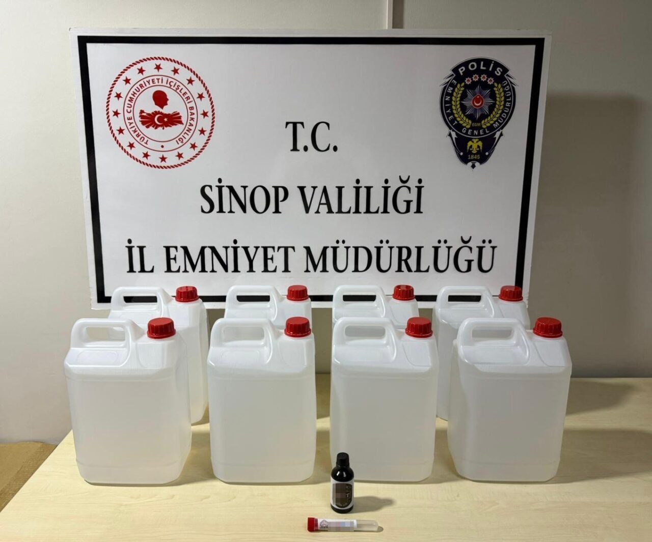 Sinop’un Erfelek ilçesinde polis ekiplerince düzenlenen operasyonda 40 litre etil