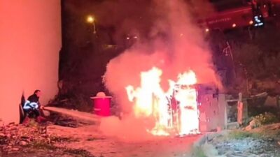 Sinop’ta çıkan yangında bir kümes alevlere teslim oldu. Olay, Boyabat