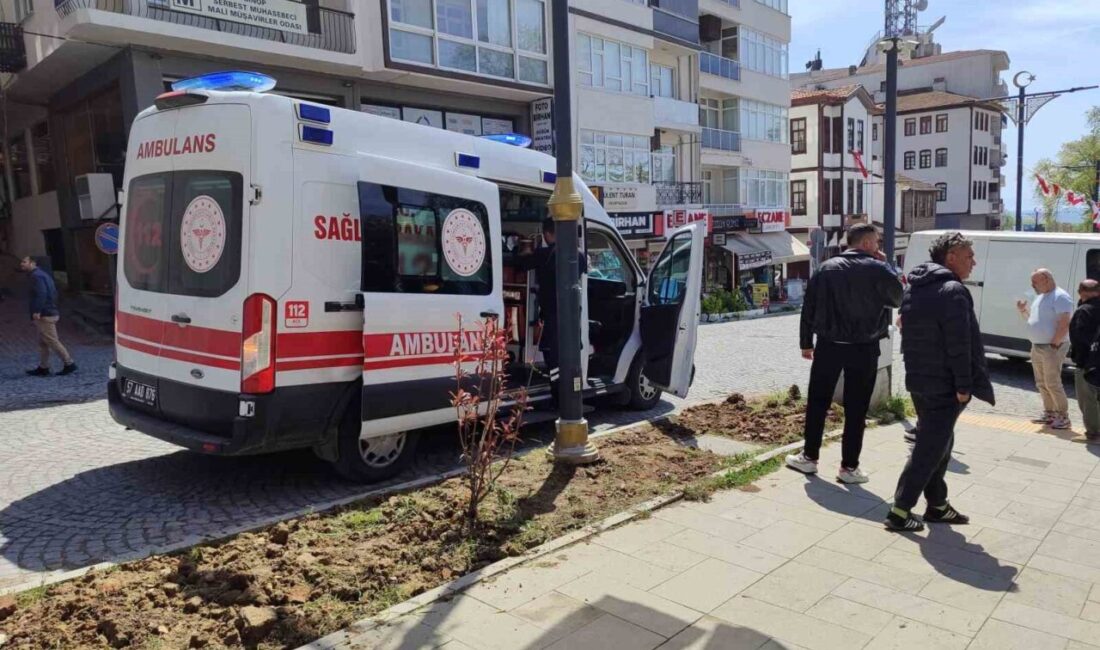 Sinop’ta meydana gelen trafik kazasında motosiklet ile hafif ticari araç