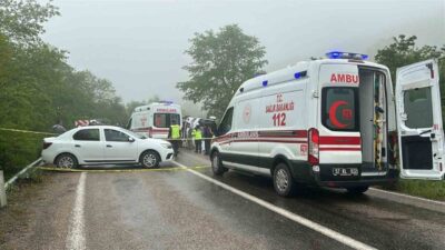 Sinop’ta öğrencileri taşıyan tur otobüsünün otomobille çarpışarak devrilmesi sonucu meydana