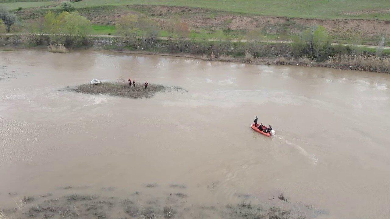 Sivas’ta AFAD ekipleri, Türkiye’nin en uzun nehri Kızılırmak’ta arama kurtarma