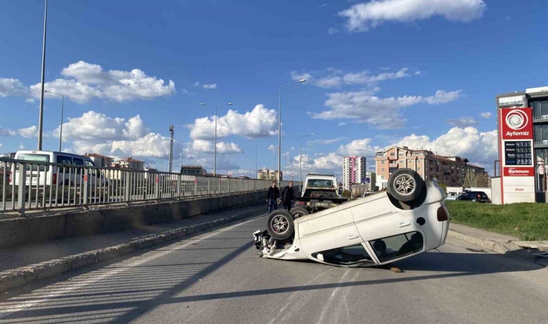 Sivas’ta meydana gelen trafik kazasında otomobilin devrilmesi sonucu 3 kişi