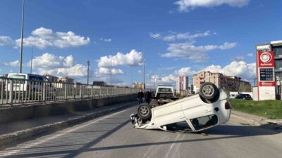 Sivas’ta meydana gelen trafik kazasında otomobilin devrilmesi sonucu 3 kişi