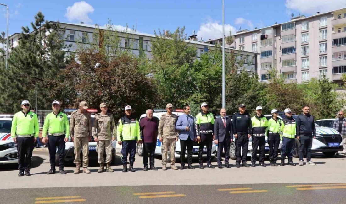 Erzurum’un Oltu ilçesinde Kaymakam Mustafa Çelik’in de katıldığı trafik uygulamasında