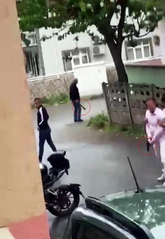Sakarya’nın Adapazarı ilçesinde motosikletle arkadaşının yanına giden 17 yaşındaki çocuk,