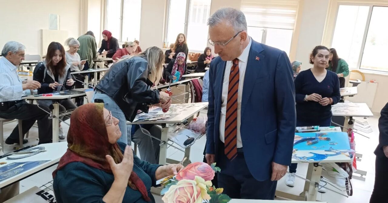 Erzincan’da Tazelenme Üniversitesi üniversitesi eğitim vermeye devam ediyor. Erzincan Binali