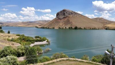 Erzincan’ın Tercan ilçesinde Erzurum kara yolu altında bulunan Tercan Barajında