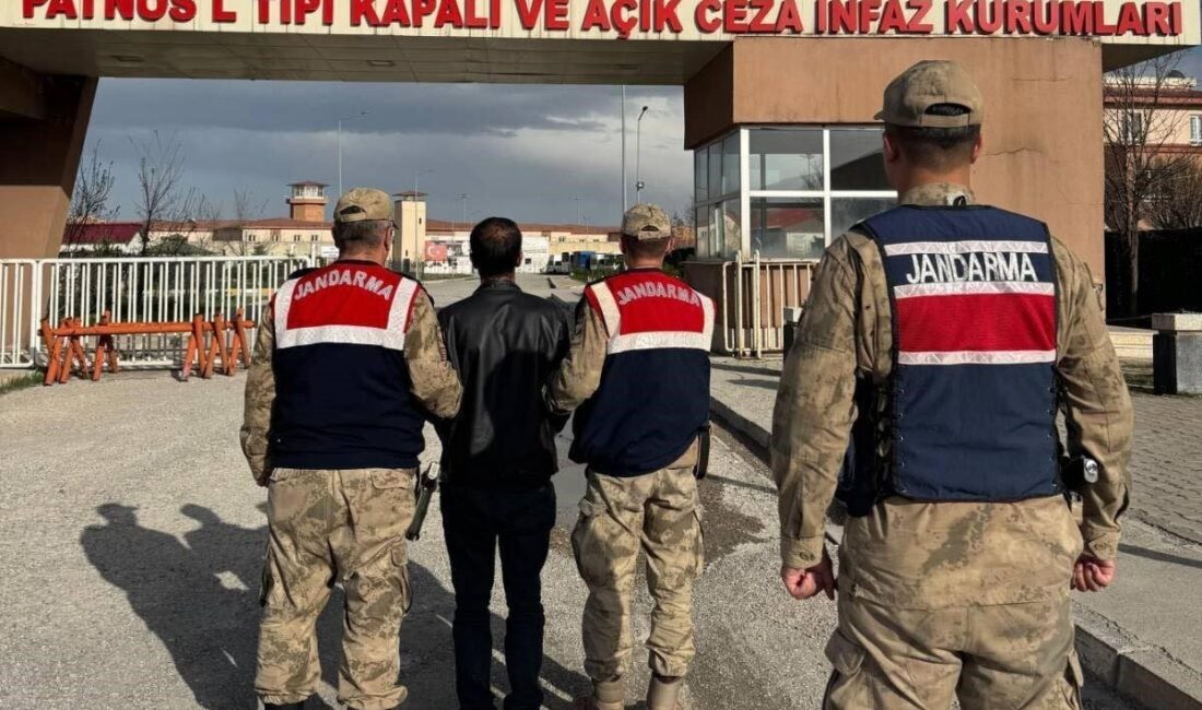 Terör örgütü üyesi şahıs yakalandı Erzurum’da jandarma ekipleri terör örgütüne üye olan şahısların yakalanmasına yönelik