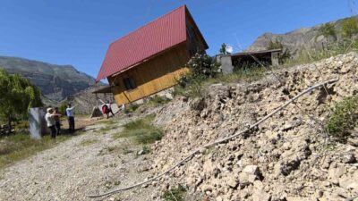 Erzurum’un Uzundere ilçesine bağlı Çağlayan Mahallesi’nde Tortum Şelalesi’nin 50 metre