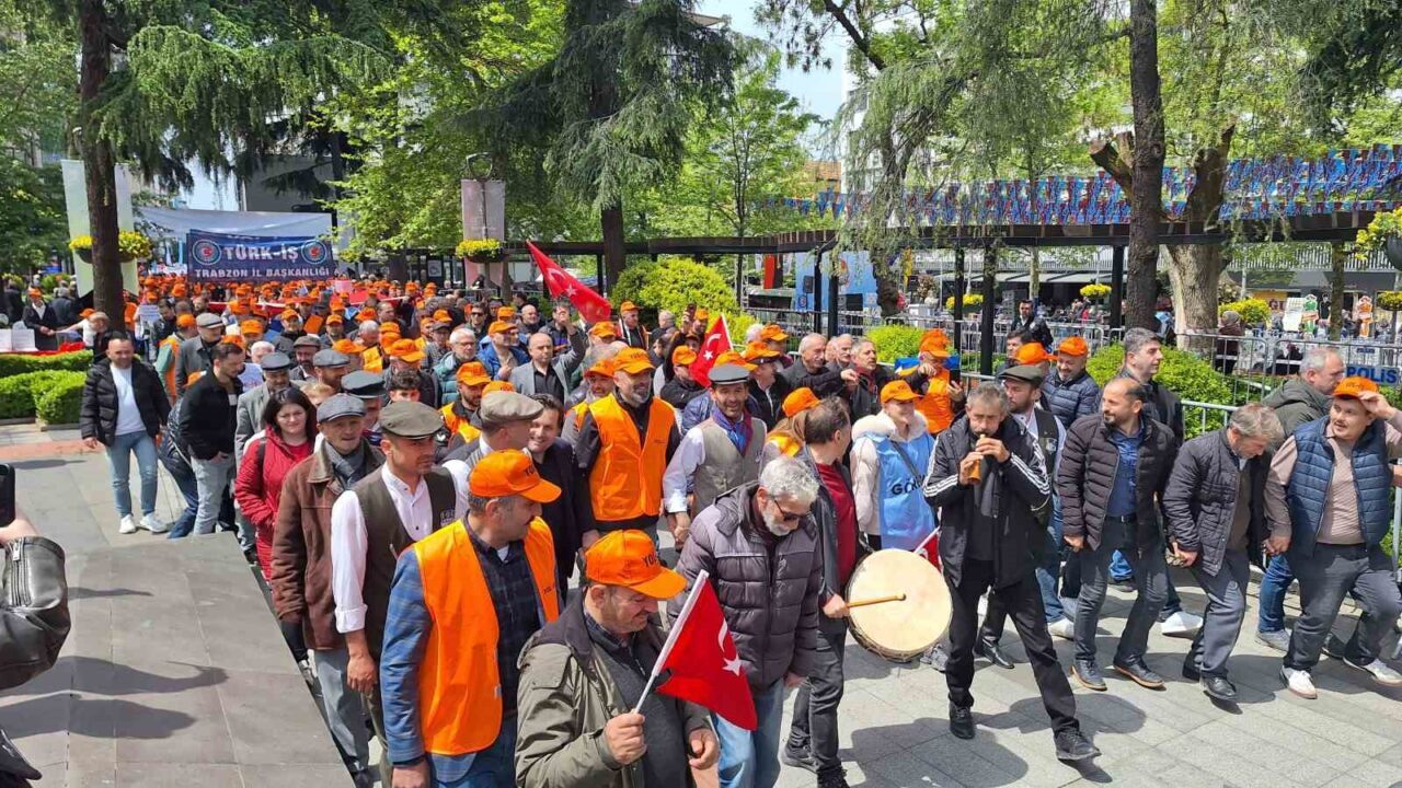 Trabzon’da 1 Mayıs Emek ve Dayanışma Günü kutlamaları çerçevesinde yürüyüş