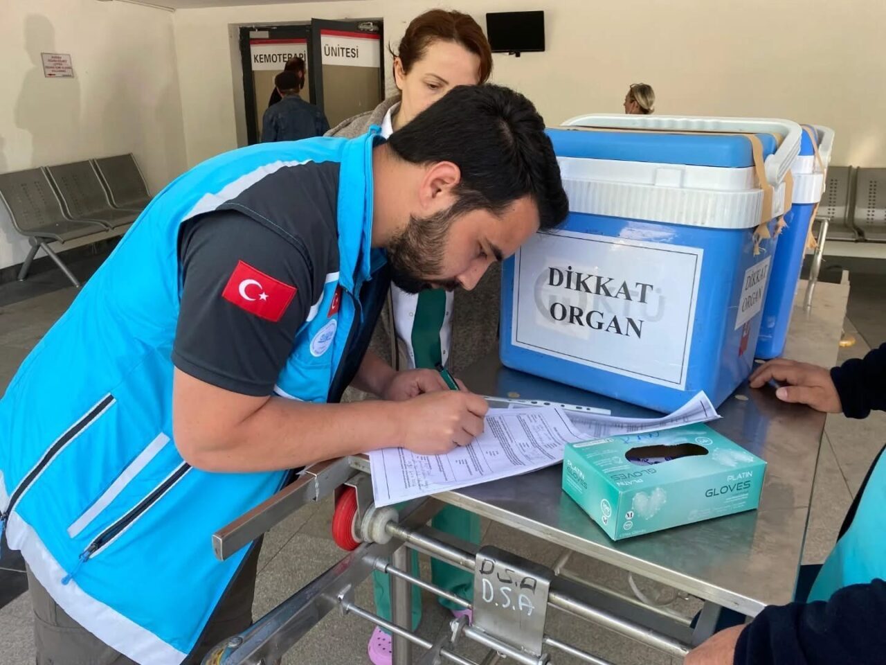 Trabzon’da beyin ölümü gerçekleşen kişinin organları 3 kişiye umut oldu.