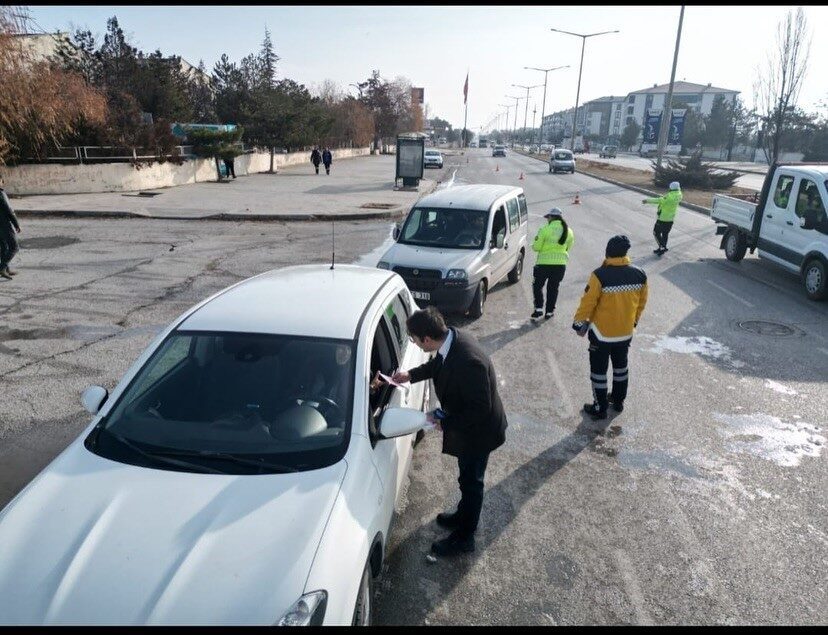Erzincan’da İl Sağlık Müdürlüğü ve Emniyet Müdürlüğü trafik ekipleri tarafından