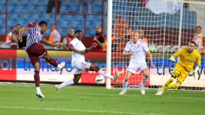 Trendyol Süper Lig’in 37. haftasında Trabzonspor, sahasında karşılaştığı Samsunspor ile