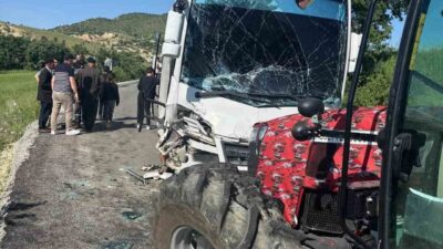 Tunceli’nin Pertek ilçesinde öğrenci servisi ile traktörün çarpıştığı kazada 8