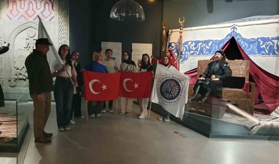 Müzeler haftası dolayısıyla Atatürk Üniversitesi Turizm Fakültesi öğrencileri Erzurum Müzesi’ni