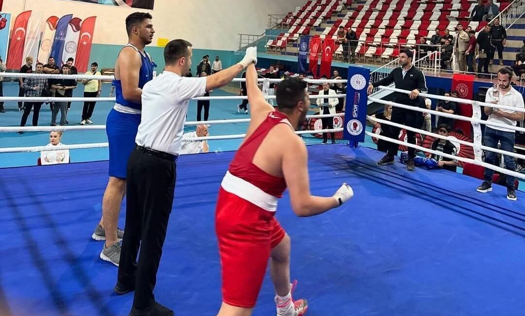 Ağrı’da 12-19 Mayıs tarihleri arasında düzenlenen Türkiye Boks Şampiyonası’nda Erzurum