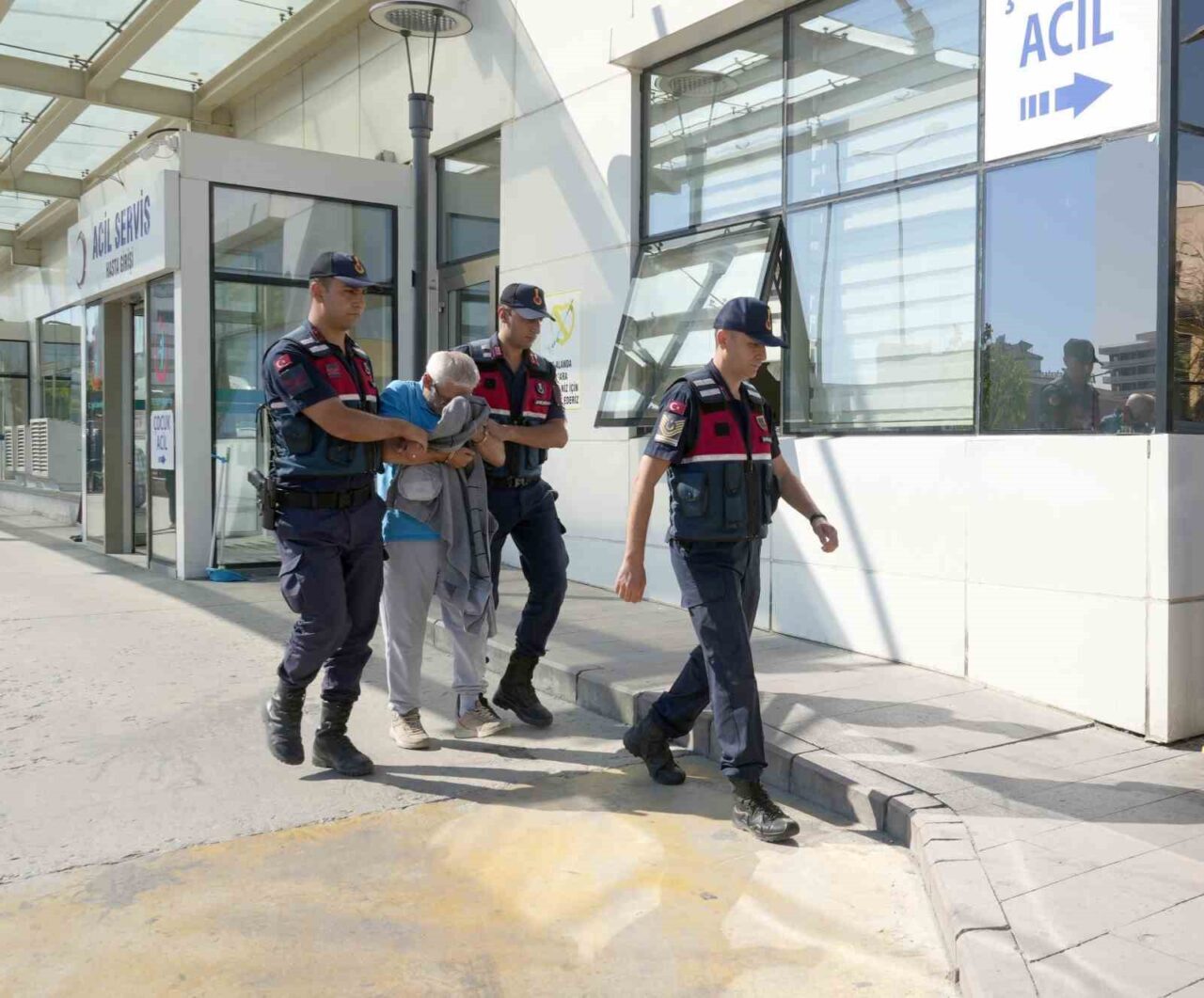 Kastamonu’nun Taşköprü ilçesinde uyuşturucu bağımlısı oğlunu tartışma sırasında bıçaklayarak öldüren