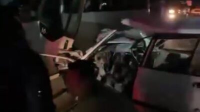 Erzurum’un Uzundere ilçesinde meydana gelen trafik kazasında biri ağır olmak