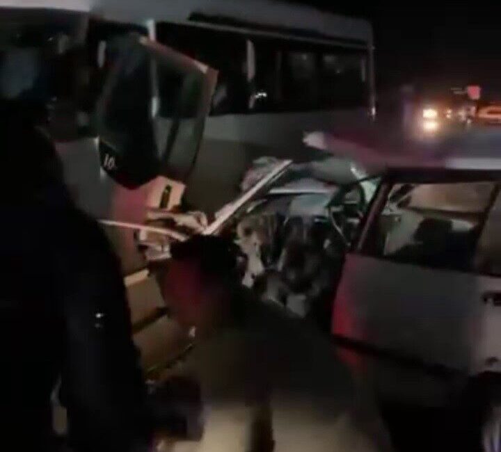 Erzurum’un Uzundere ilçesinde meydana gelen trafik kazasında biri ağır olmak