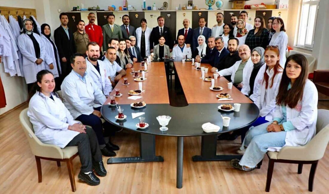 Erzincan Valisi Hamza Aydoğdu, İl Milli Eğitim Müdürü Hacı Ömer