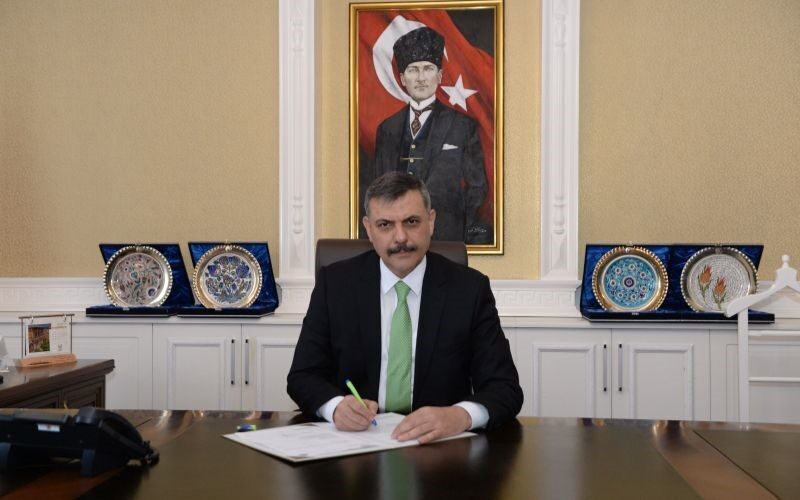 Vali Çiftçi; “Gençlerimiz mâziden âtiye uzanan şanlı tarihimizin birer emanetçisidir” Erzurum Valisi Mustafa Çiftçi, 19 Mayıs Atatürk’ü Anma, Gençlik ve