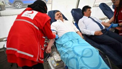 Erzurum Valisi Mustafa Çiftçi, “Birbirimize Candan Bağlıyız Pasinler” kan bağışı