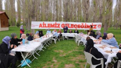 Bayburt Valisi Mustafa Eldivan, 2025 Aile Yılı etkinlikleri kapsamında Yenişehir