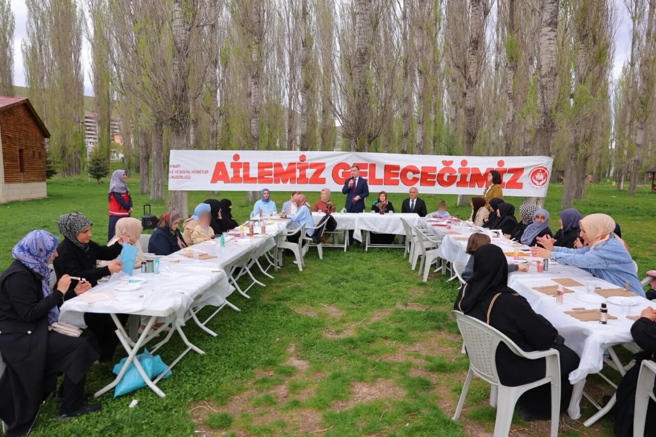 Bayburt Valisi Mustafa Eldivan, 2025 Aile Yılı etkinlikleri kapsamında Yenişehir