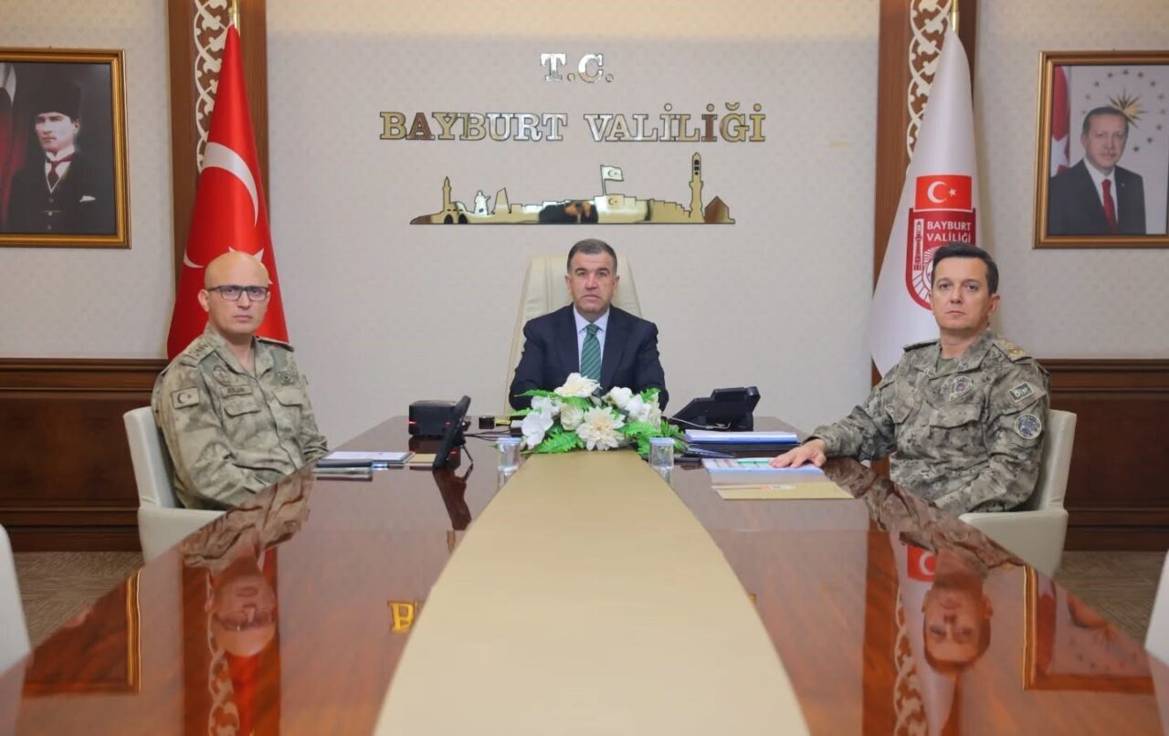 Bayburt Valisi Mustafa Eldivan, İçişleri Bakanı Ali Yerlikaya’nın başkanlığında 81