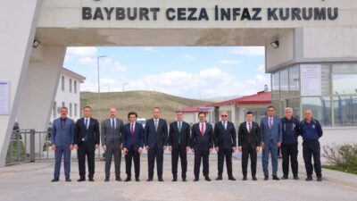 Bayburt Valisi Mustafa Eldivan, ildeki kamu kurumlarına yönelik ziyaretleri kapsamında