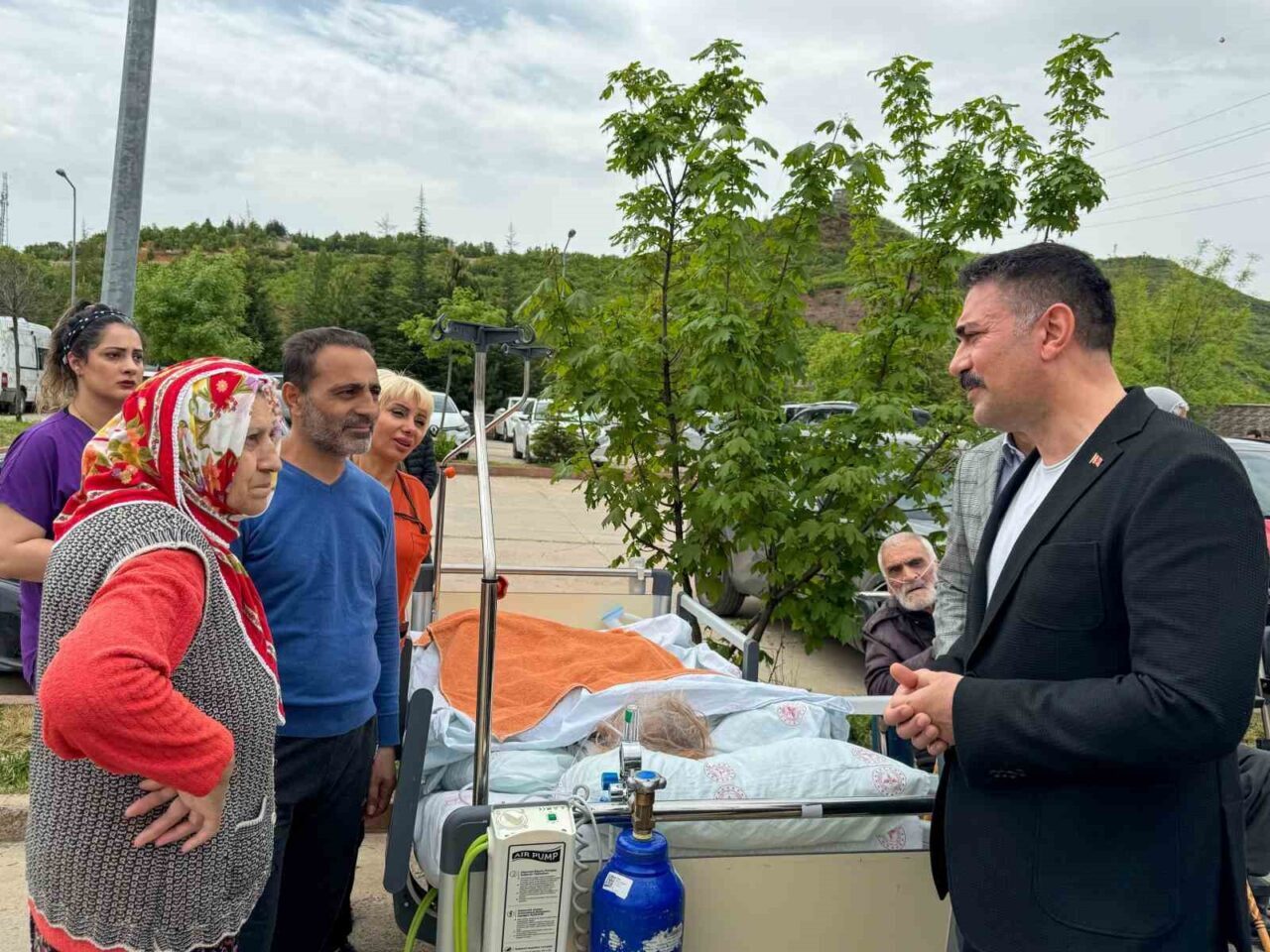 Tunceli Valisi Bülent Tekbıyıkoğlu, devlet hastanesinde teknik arıza sonucu oluşan