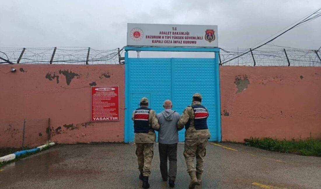 Jandarma Erzurum’da yaptığı çalışma ve operasyonlarda hakkında arama kararı olan