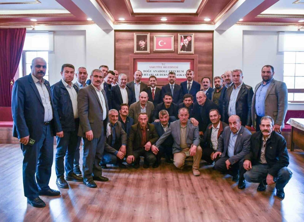 Erzurum’un Yakutiye ilçesinde, Belediye Başkanı Mahmut Uçar ve AK Parti