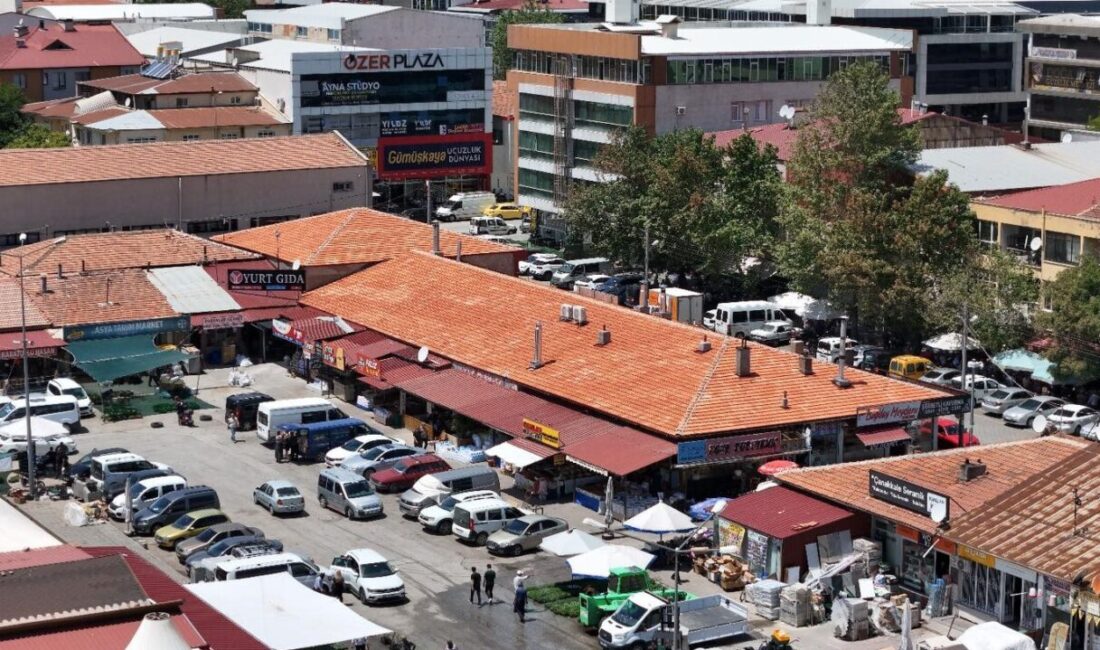 Erzincan Buğday Meydanı’nda meydana gelen yangının söndürülüp ve temizlenmesinin ardından